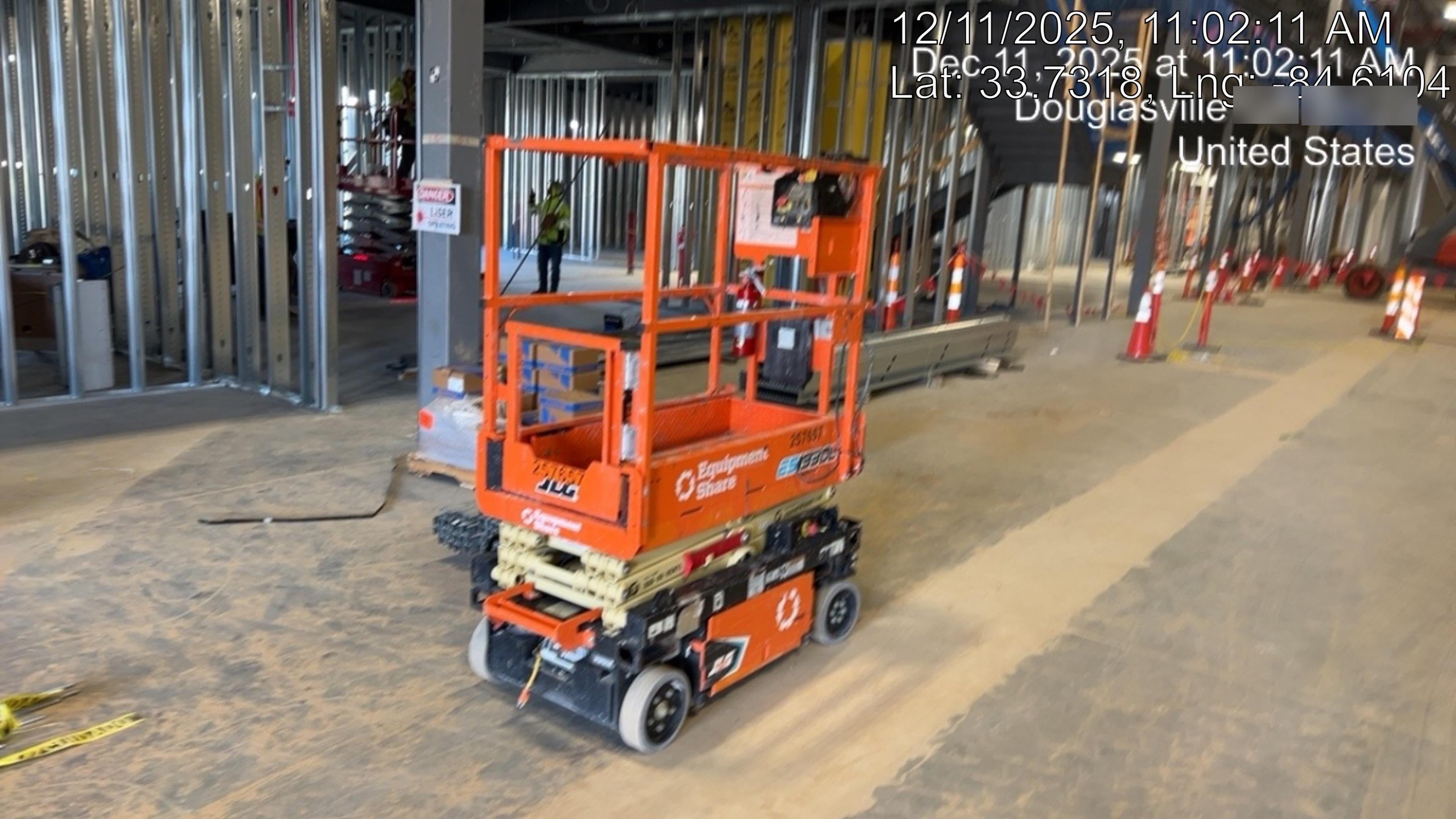 2022 JLG ES1330L