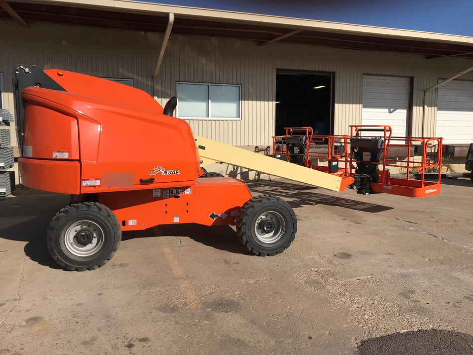 2019 JLG 400S