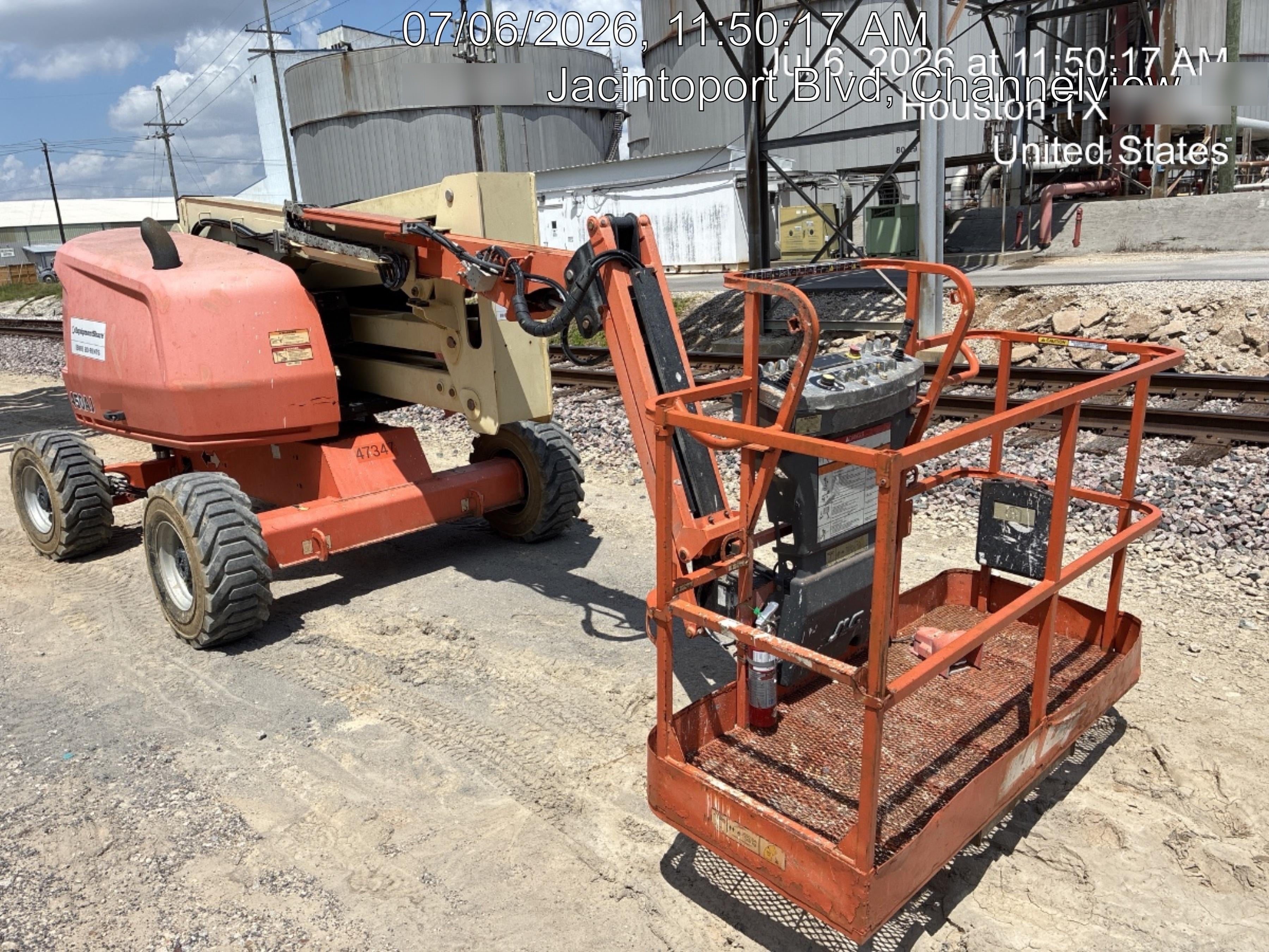 2019 JLG 450AJ