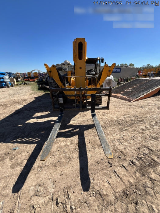 2019 JCB 510-56 Canopy, 74 HP, Solid Tires, STD Worklight, Beacon, Aux Hydraulics, Lifting Eye, Back up Alarm w/66" Carriage/60" Forks