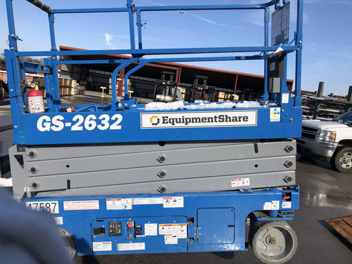 2019 Genie GS-2632 Folding rails with half height swing gate