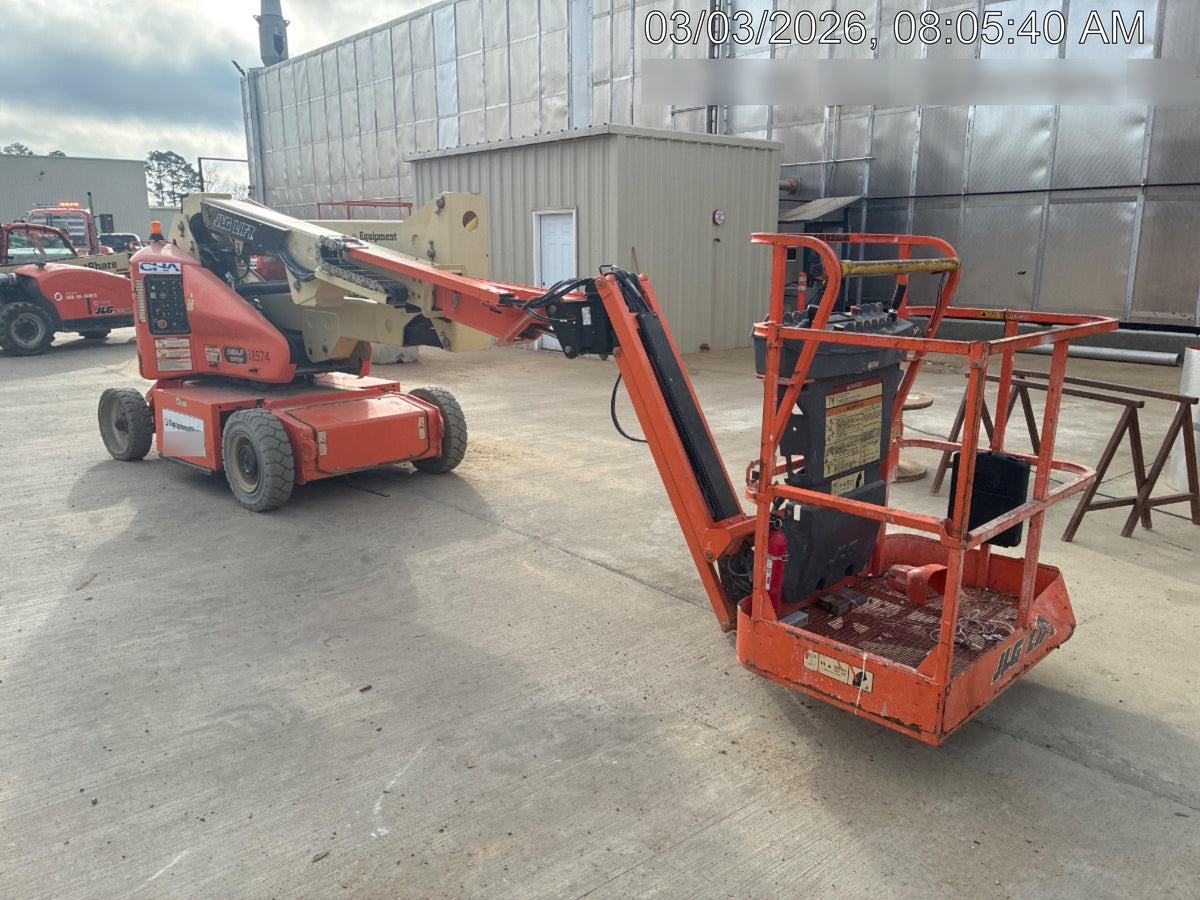 2019 JLG E400AJPN