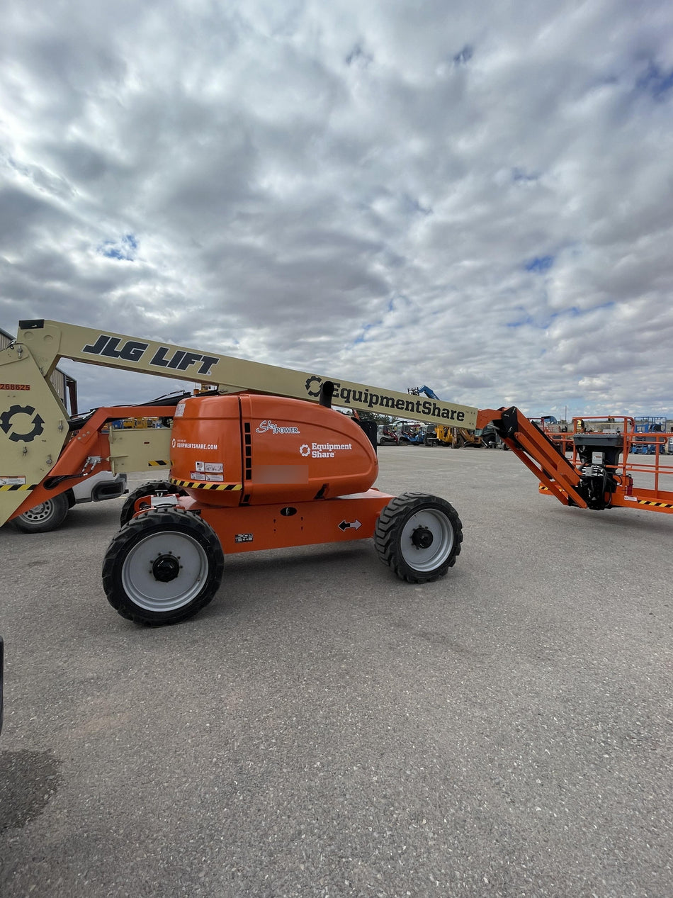 2022 JLG 600AJ