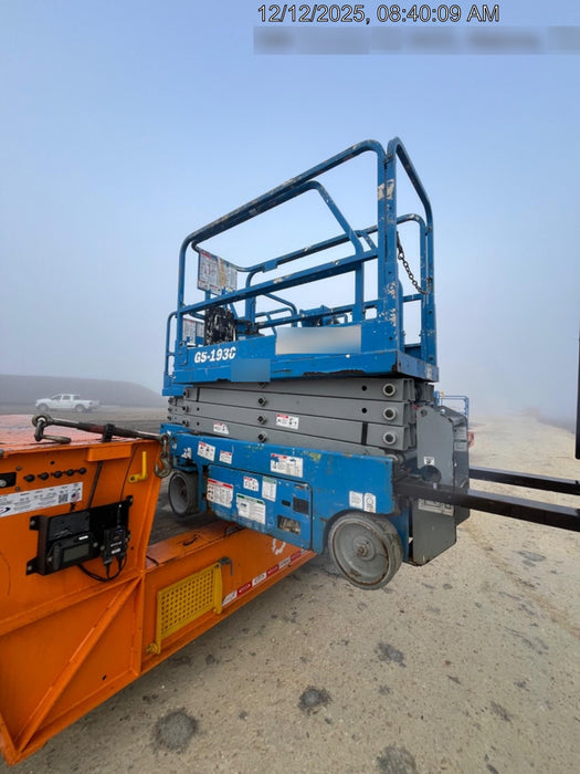 2019 Genie GS-1930 Fixed rails with chain Entry