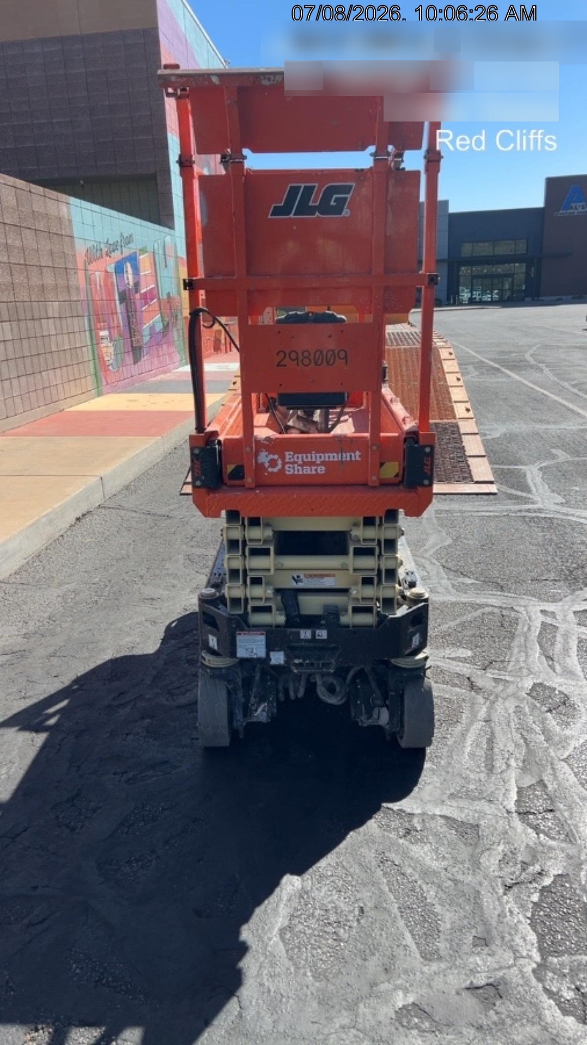 2023 JLG ES1932
