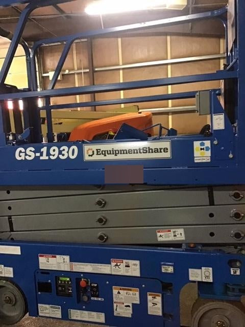 2019 Genie GS-1930 Half Height Swing Gate, 800W Inverter