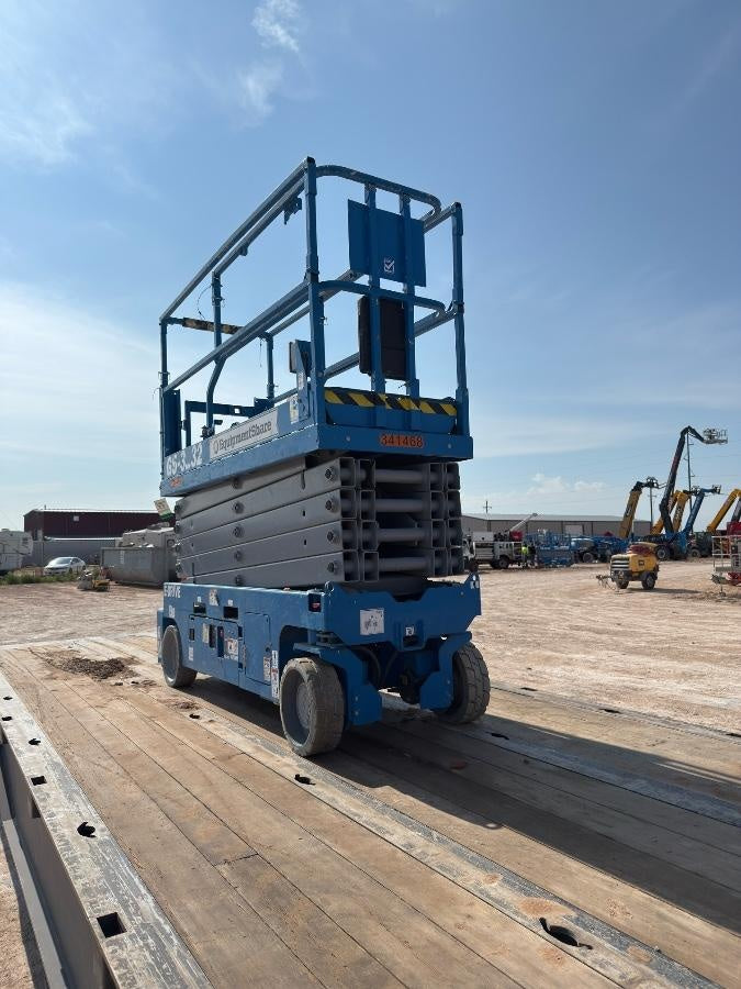 2023 GENIE GS-3232