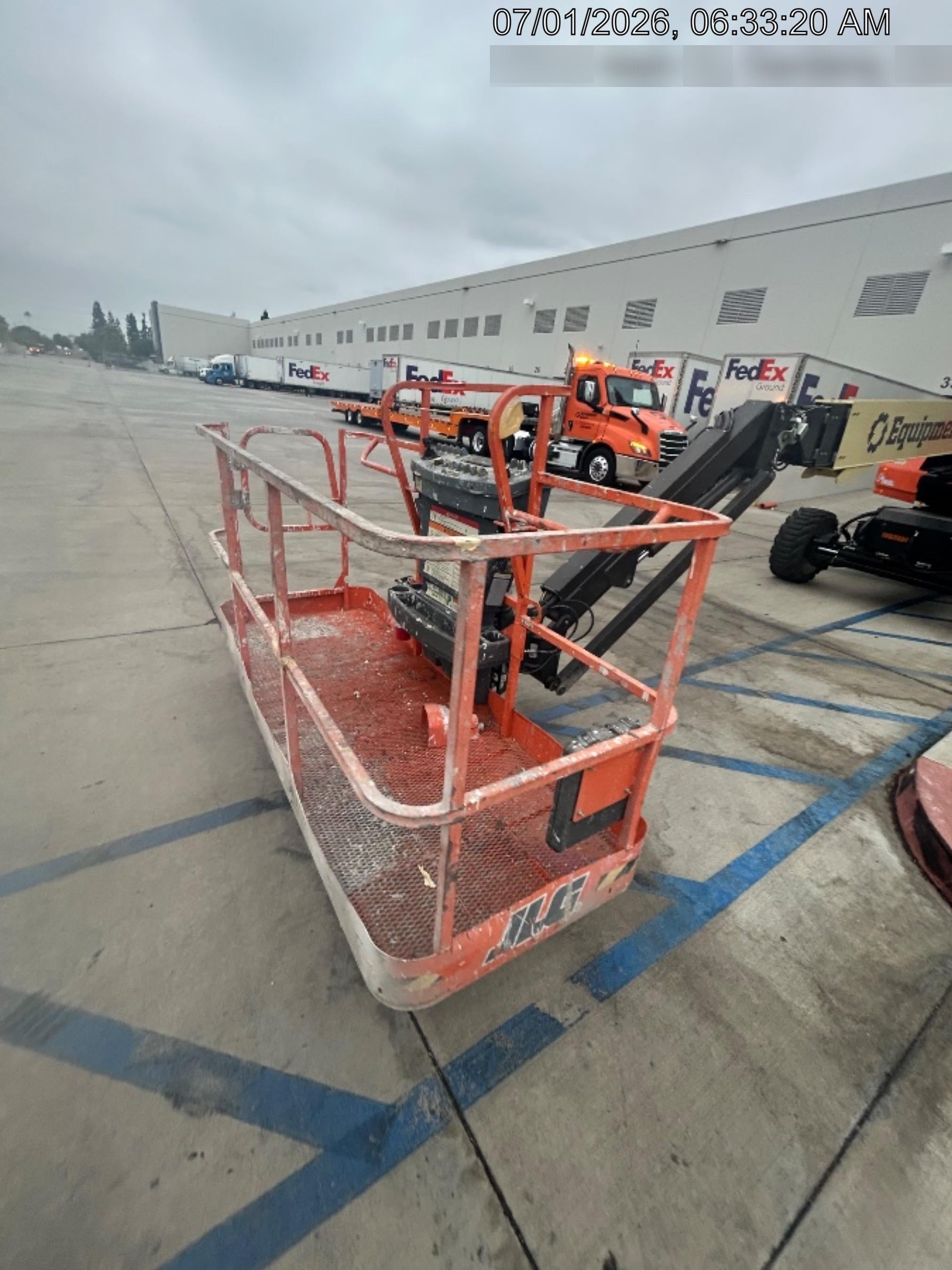 2023 JLG 660SJ