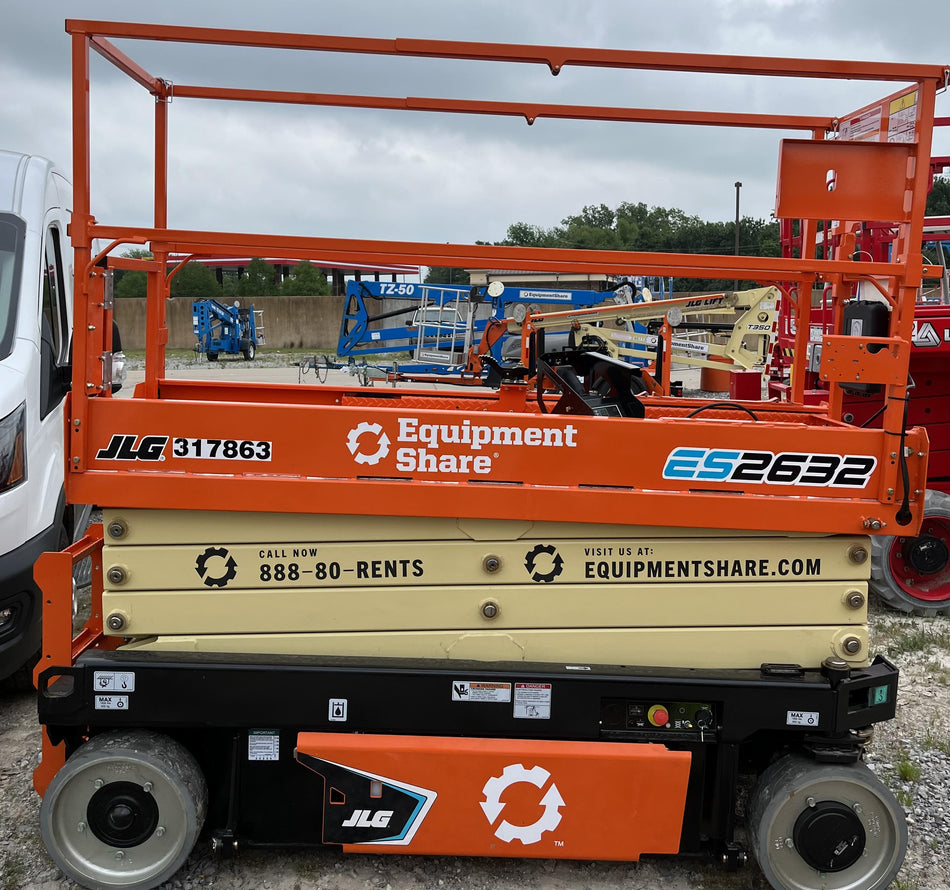 2023 JLG ES2632