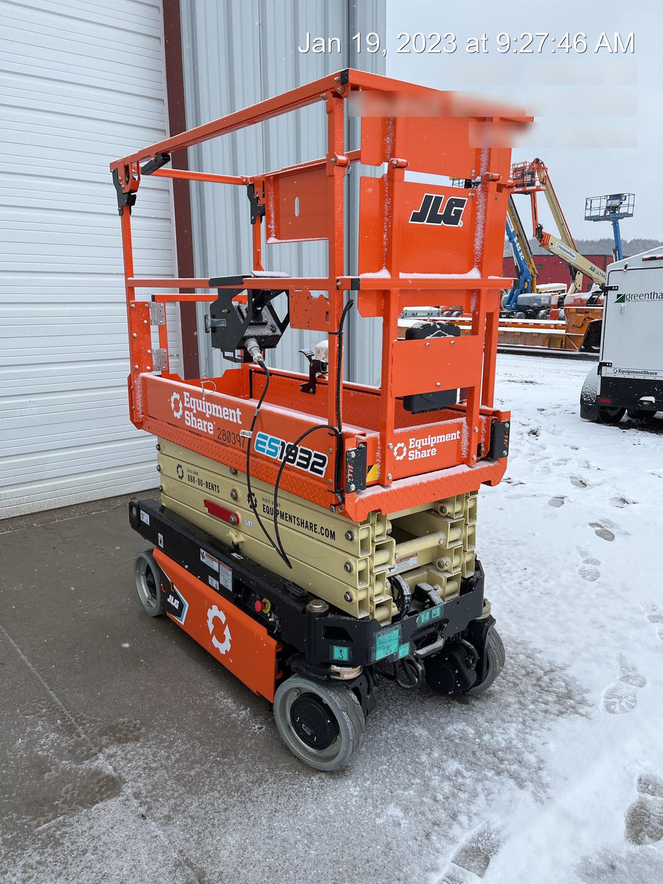 2022 JLG ES1932