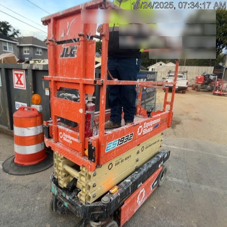 2022 JLG ES1932
