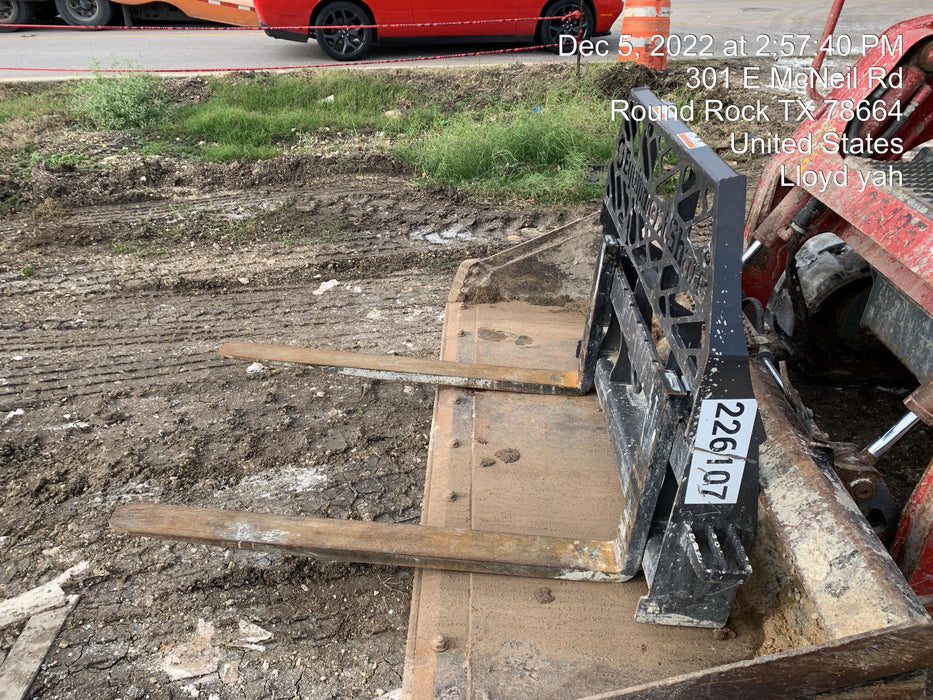 2022 PALADIN 48" Pallet Forks - Paladin