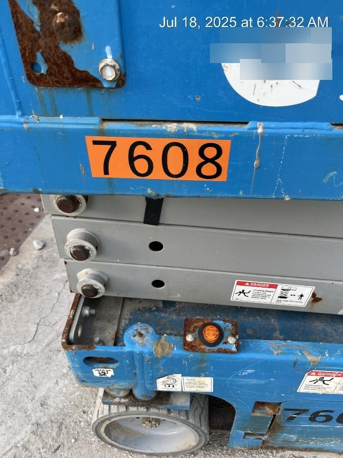 2018 Genie GS-1930 Genie GS-1930 Lift w/Fixed Rail and Chain Entry