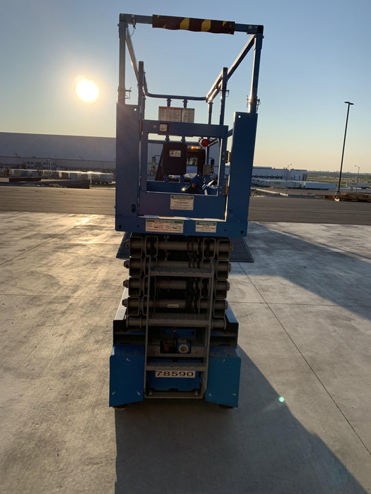 2020 Genie GS-3232 Standard, Folding half height swing gate, 800W Inverter