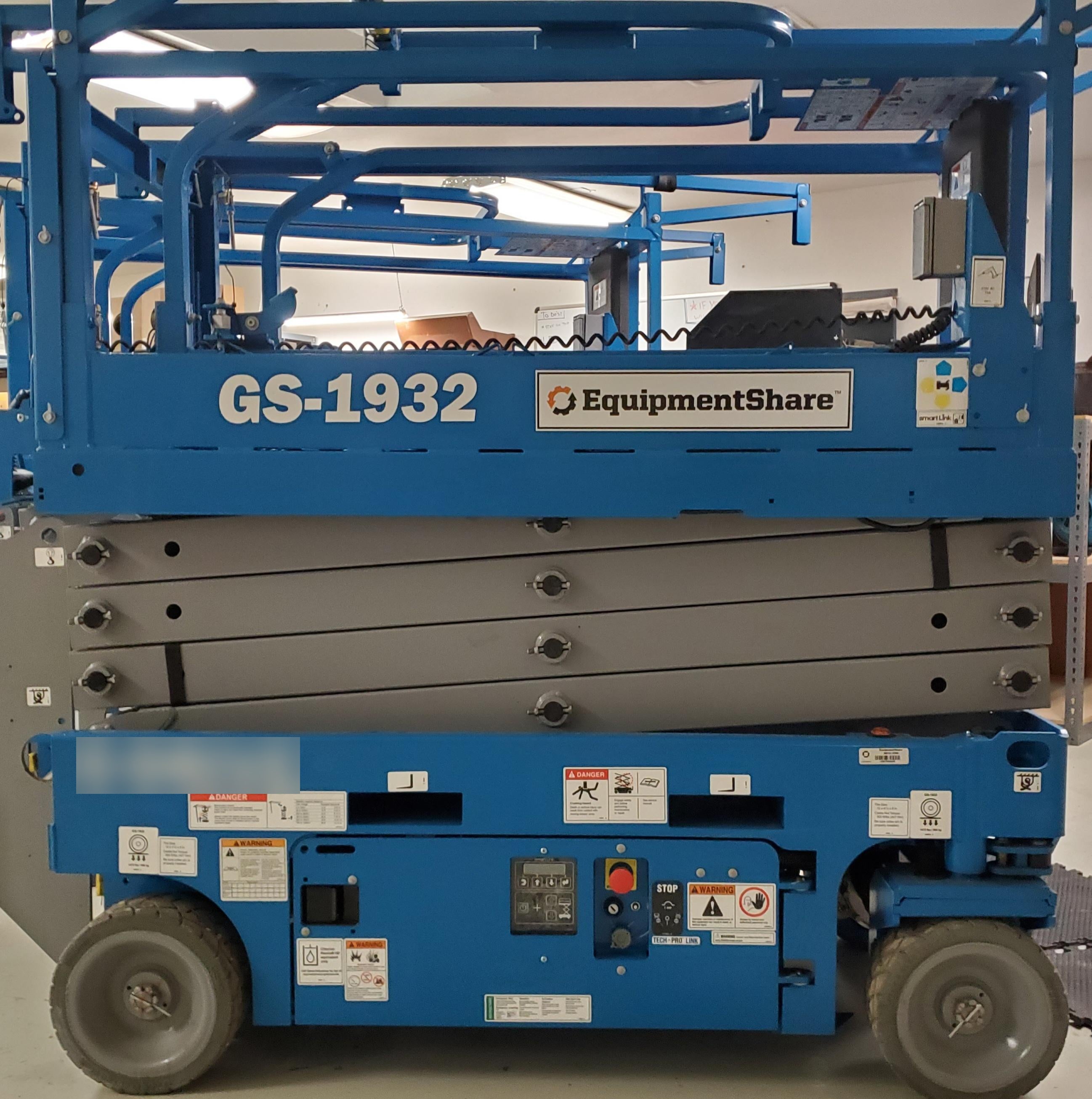 2022 GENIE GS-1932