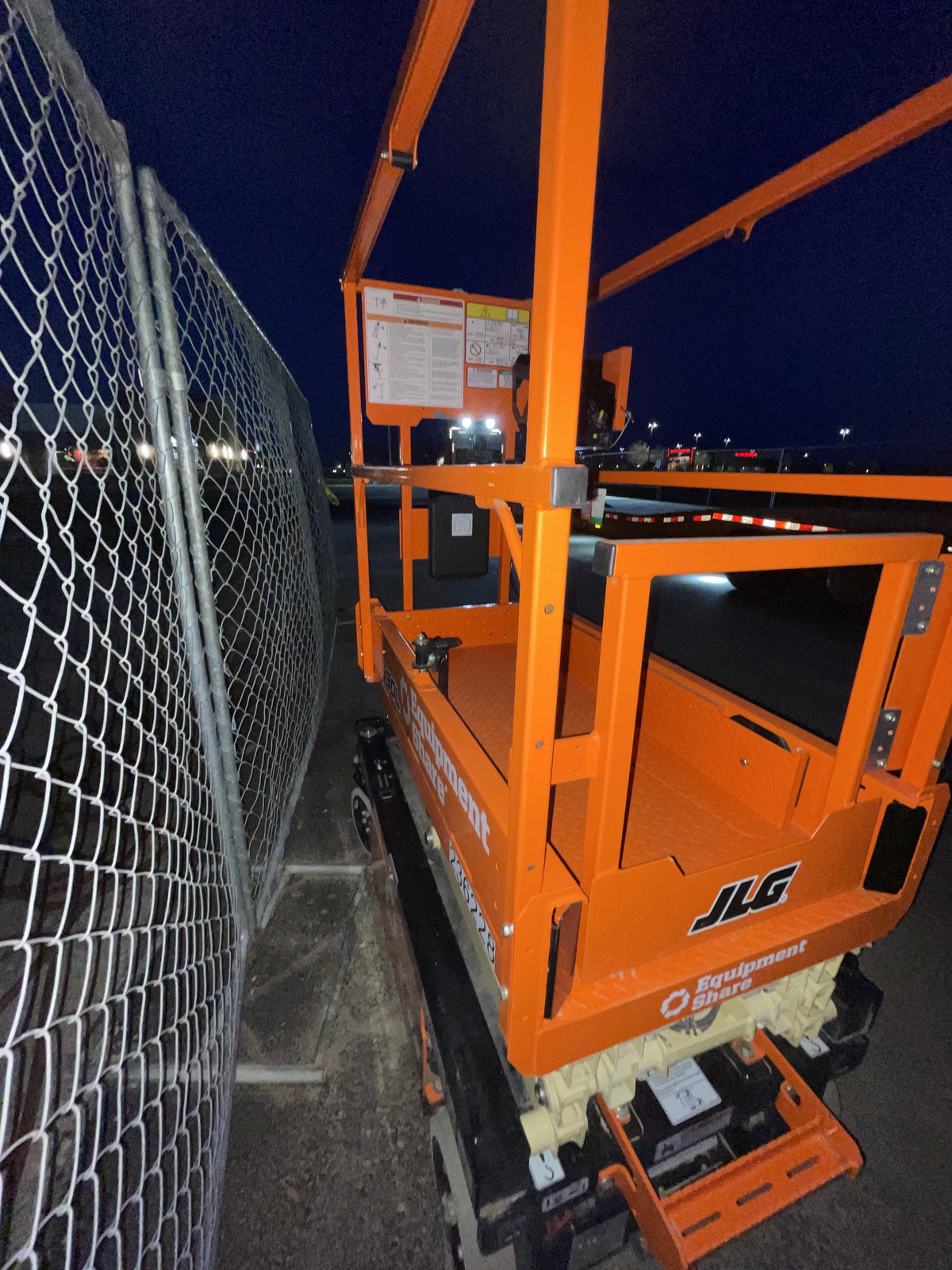 2022 JLG ES1330L