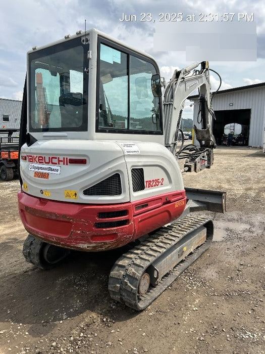 2021 TAKEUCHI TB235-2CR