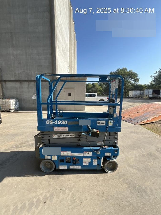 2019 Genie GS-1930 Fixed rails with chain Entry