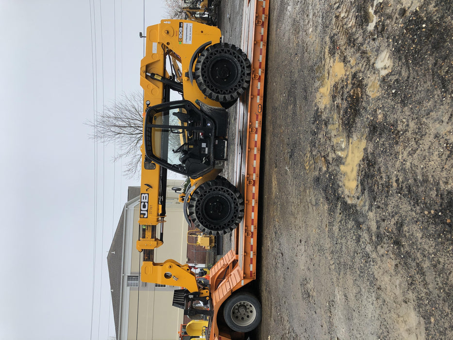 2019 JCB 509-42 Open ROPS, 74 HP, Solid Tires, Worklights, Beacon, Aux Hydraulics, Lifting Eye 66" Carriage/60" Forks