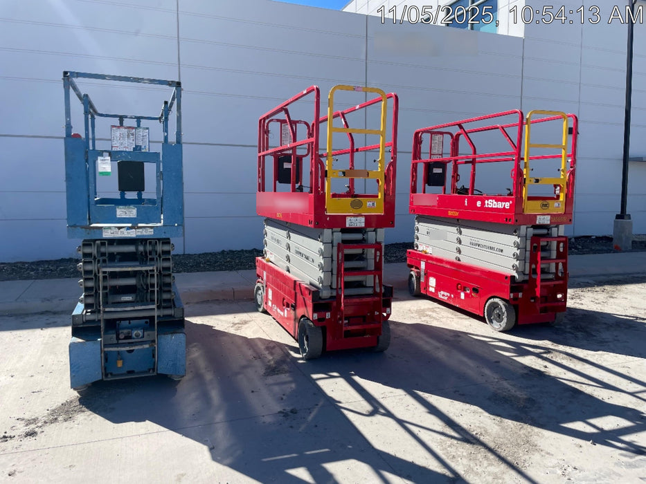 2018 Genie GS-3232 Genie GS3232 Lift w/Folding Rails and Swing Gate