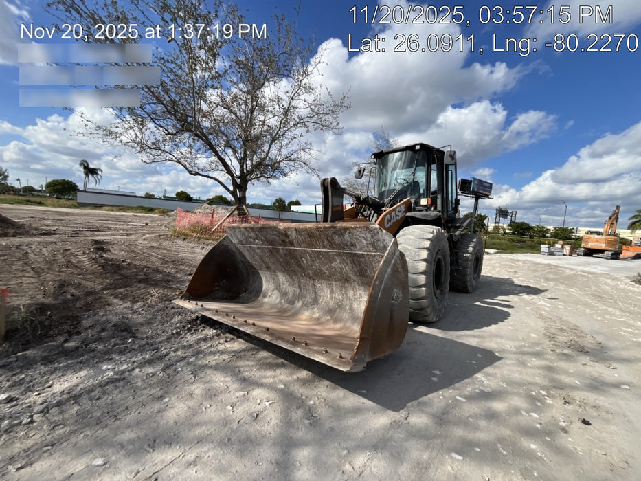 2018 Case 821G CLOSED CAB, 1 FUNCTION, JRB 418 STYLE HYD COUPLER