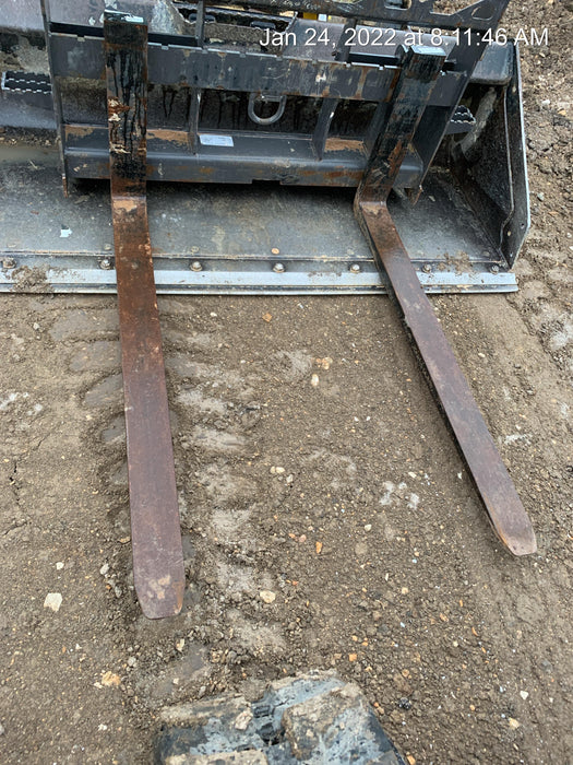 2020 EMKAY 48" Pallet Forks - Emkay