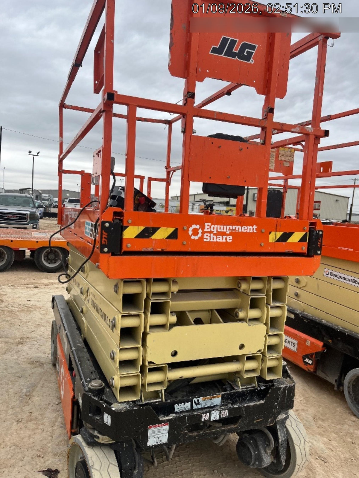 2023 JLG ES3246