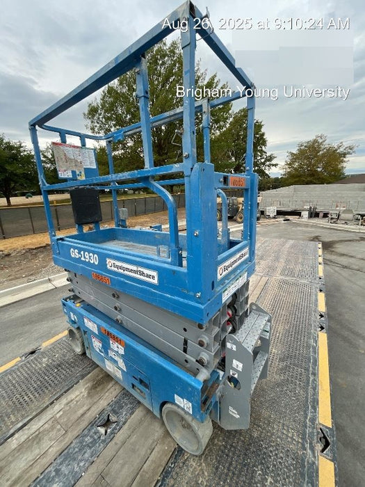 2020 Genie GS-1930 Solid Non Marking Tires, Beacon, Folding rails with half height swing gate, 800W Inverter