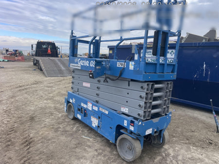 2018 Genie GS-3232 Genie GS-3232 w/Folding rails, Half height swing gate