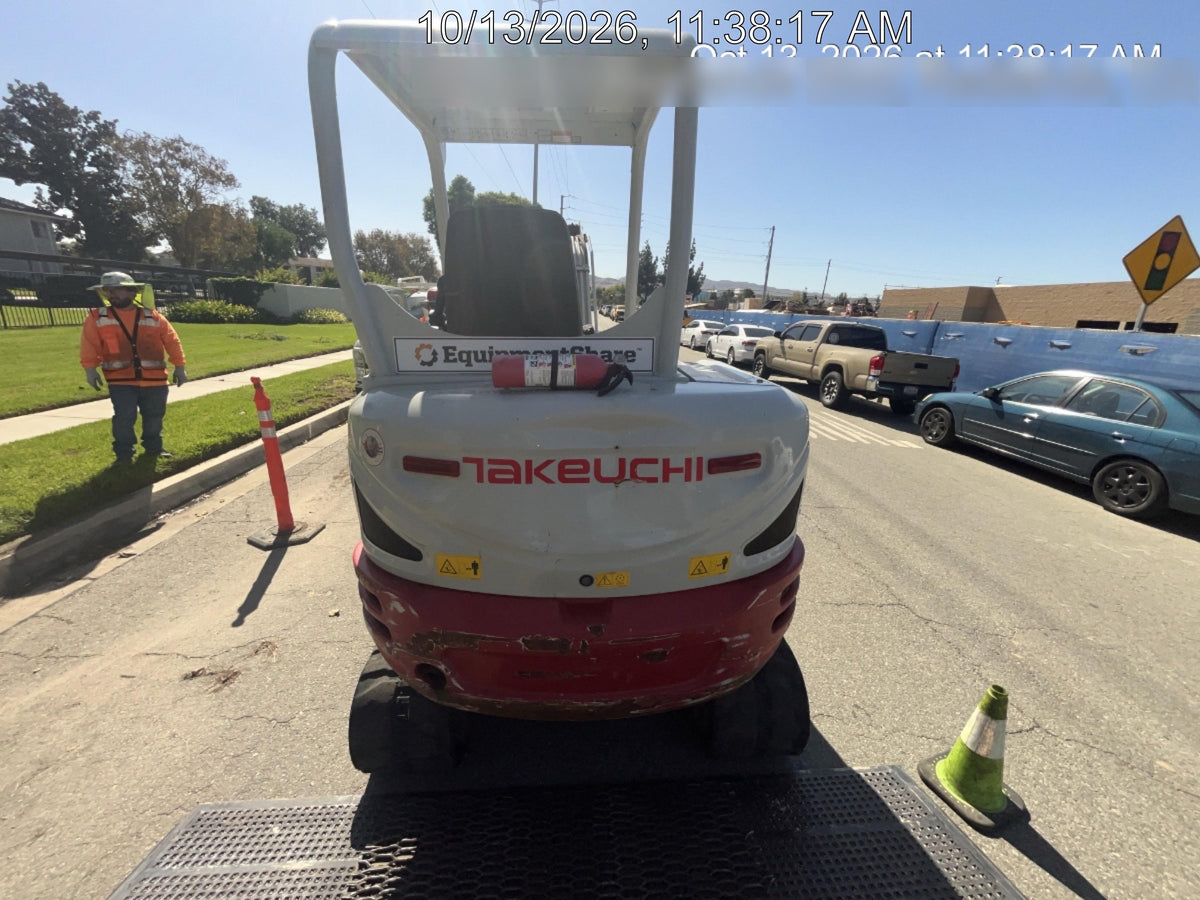 2022 TAKEUCHI TB235-2R