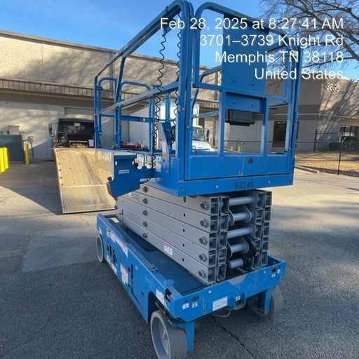 2019 Genie GS-4047 Folding rails with half height swing gate