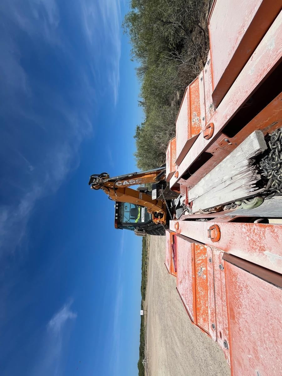 2022 CASE 580N EP - Extendable Backhoe