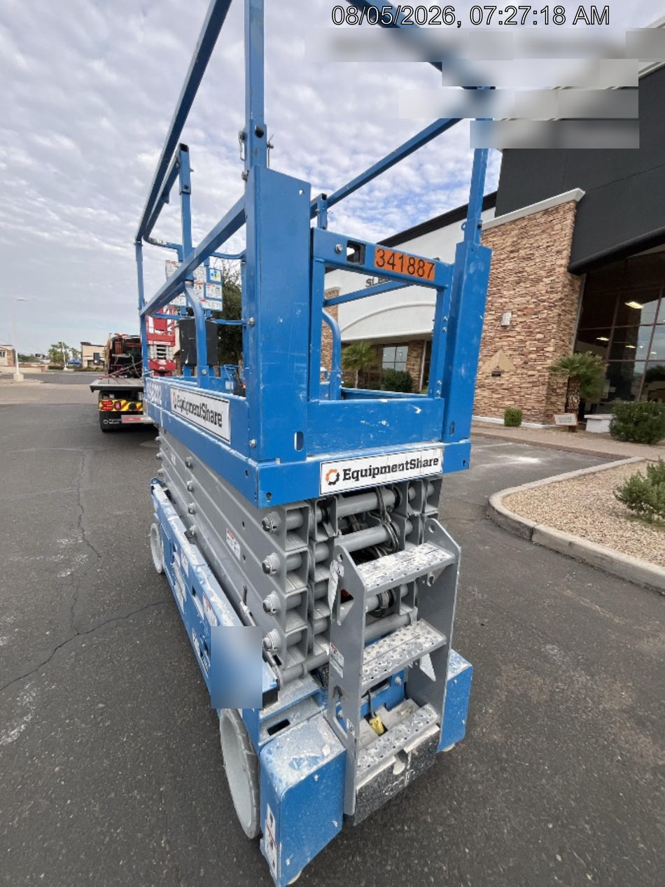 2023 GENIE GS-3232