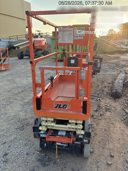 2022 JLG ES1330L