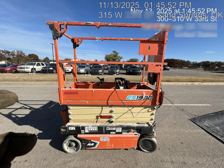2021 JLG ES1932