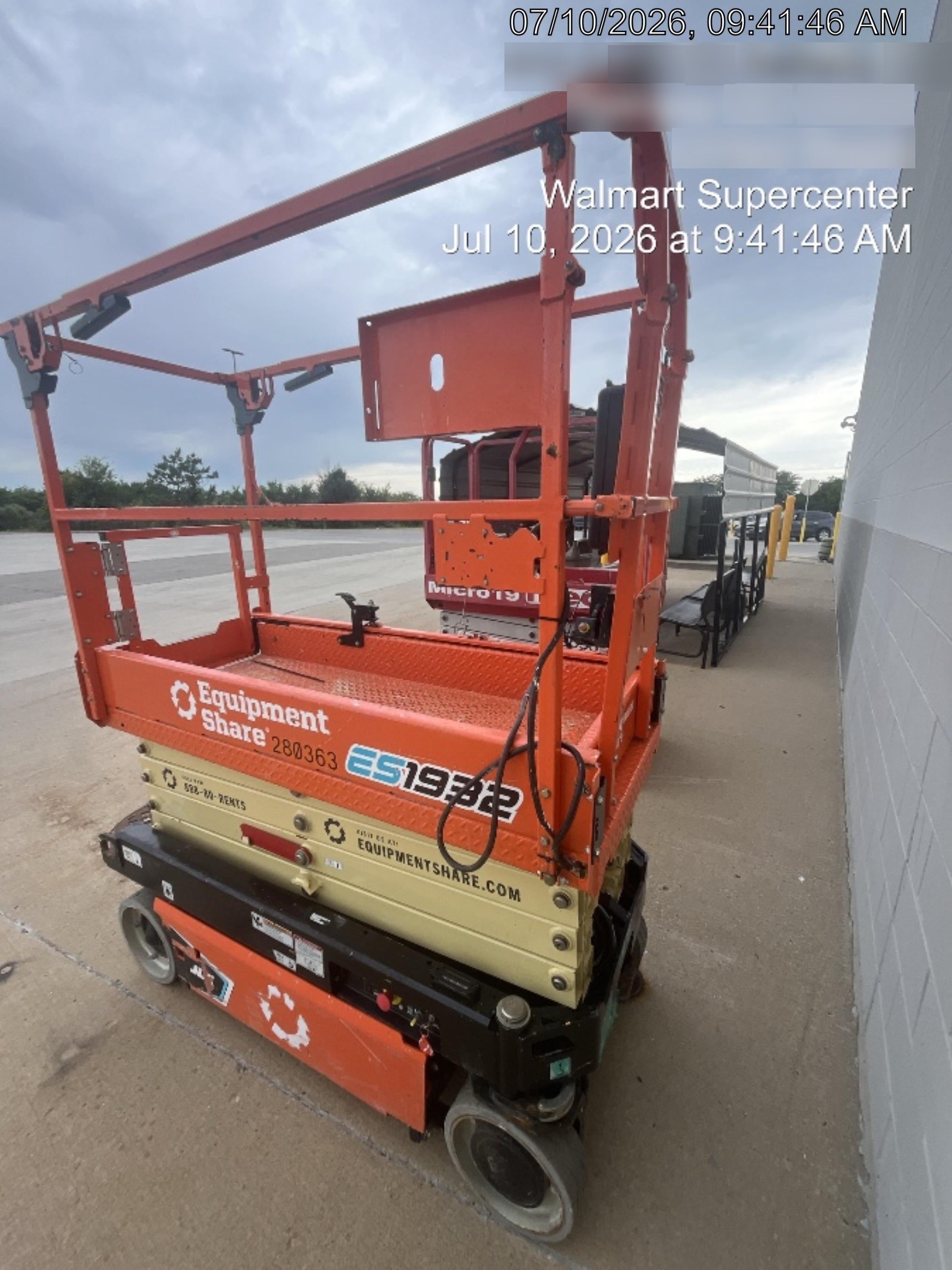 2022 JLG ES1932