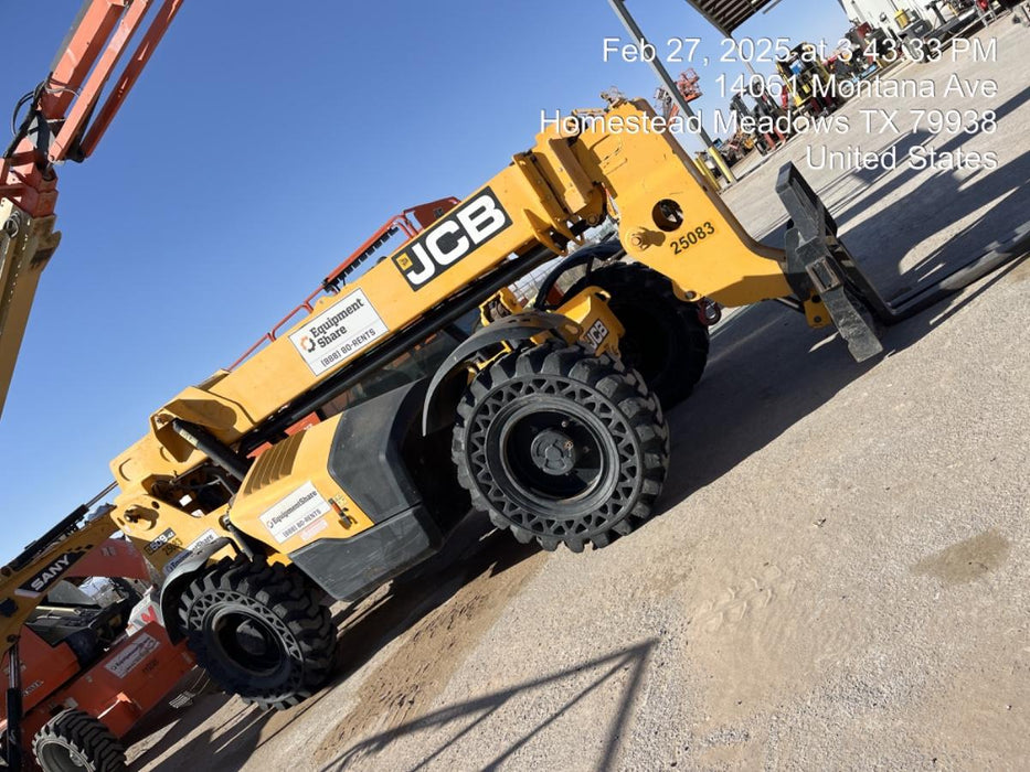 2019 JCB 509-42 74 HP w/CAB/HVAC, Beacon, Aux Hydraulics, Worklights, Solid Tires w/60" Carriage/Forks