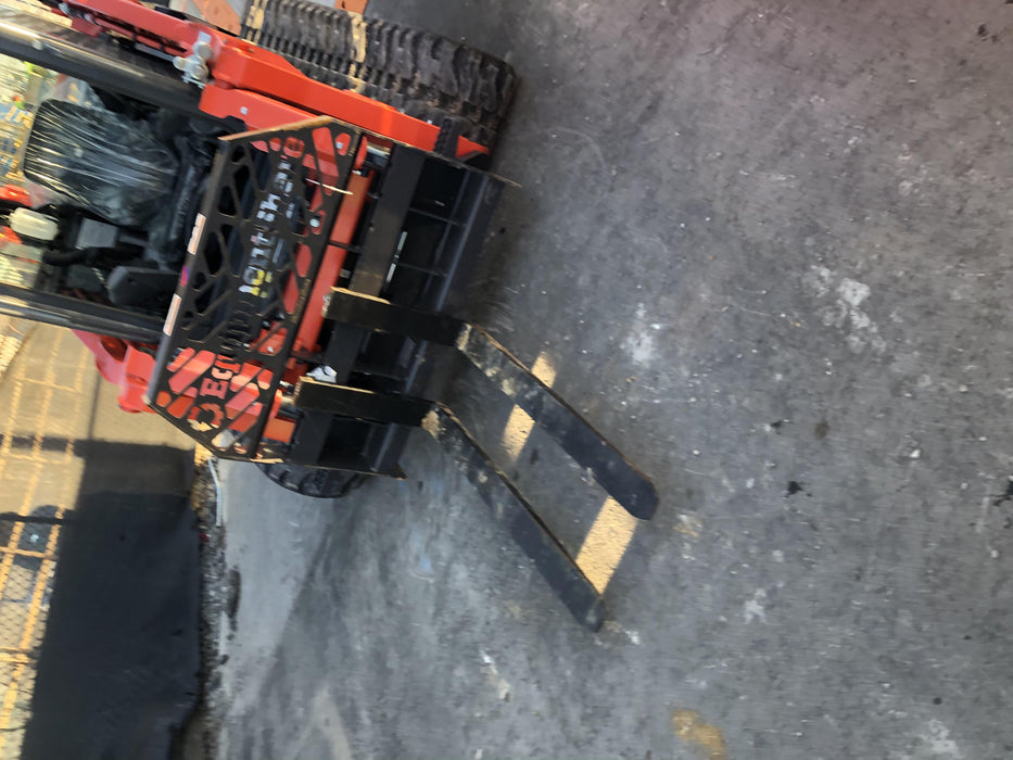 2019 Kubota SVL95-2S Cab/Heat/Air, Standard Tracks, Standard Flow w/Manual QC, 80" HD Tooth Bucket