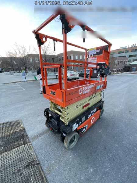2024 JLG ES1932
