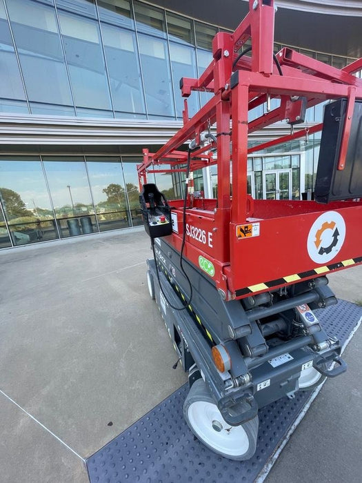 2018 Skyjack SJIII-3219 Skyjack SJIII3219 Scissor Lift w/Trojan Batteries