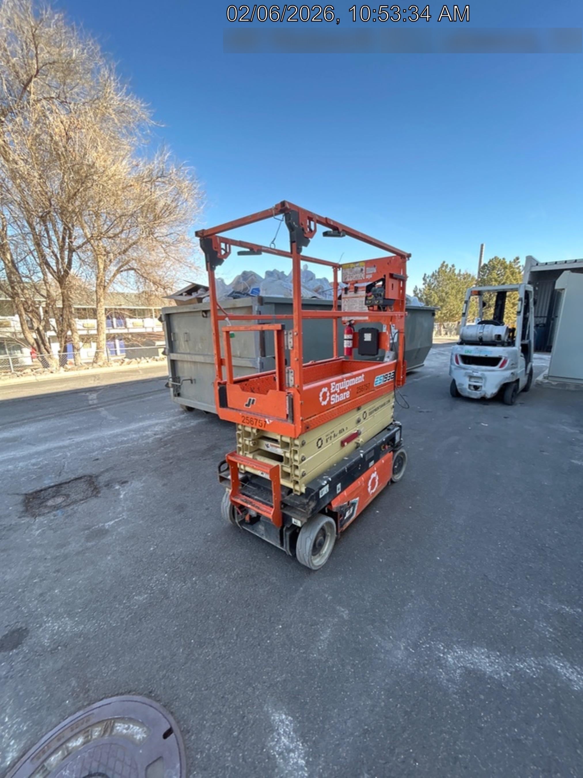 2022 JLG ES1932