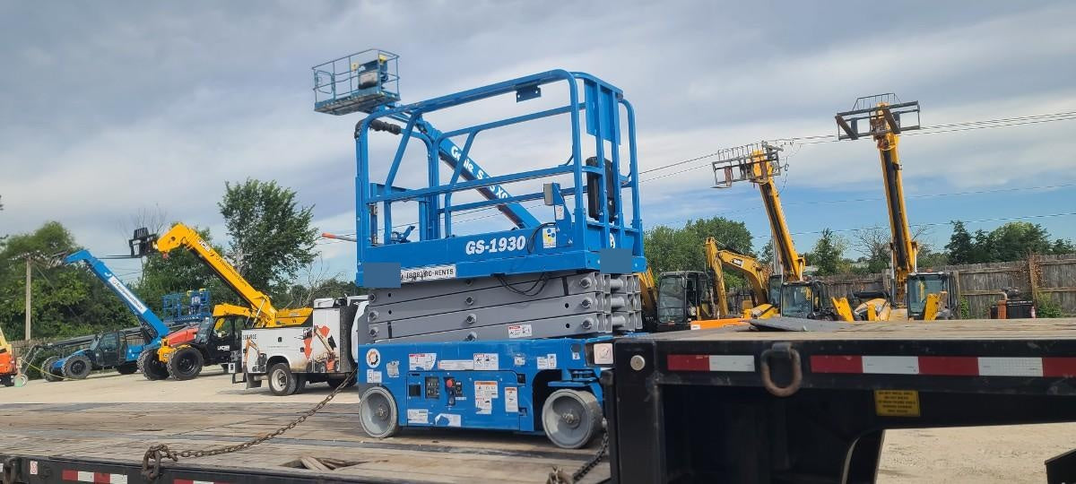 2020 Genie GS-1930 Solid Non Marking Tires, Beacon, Folding rails with half height swing gate
