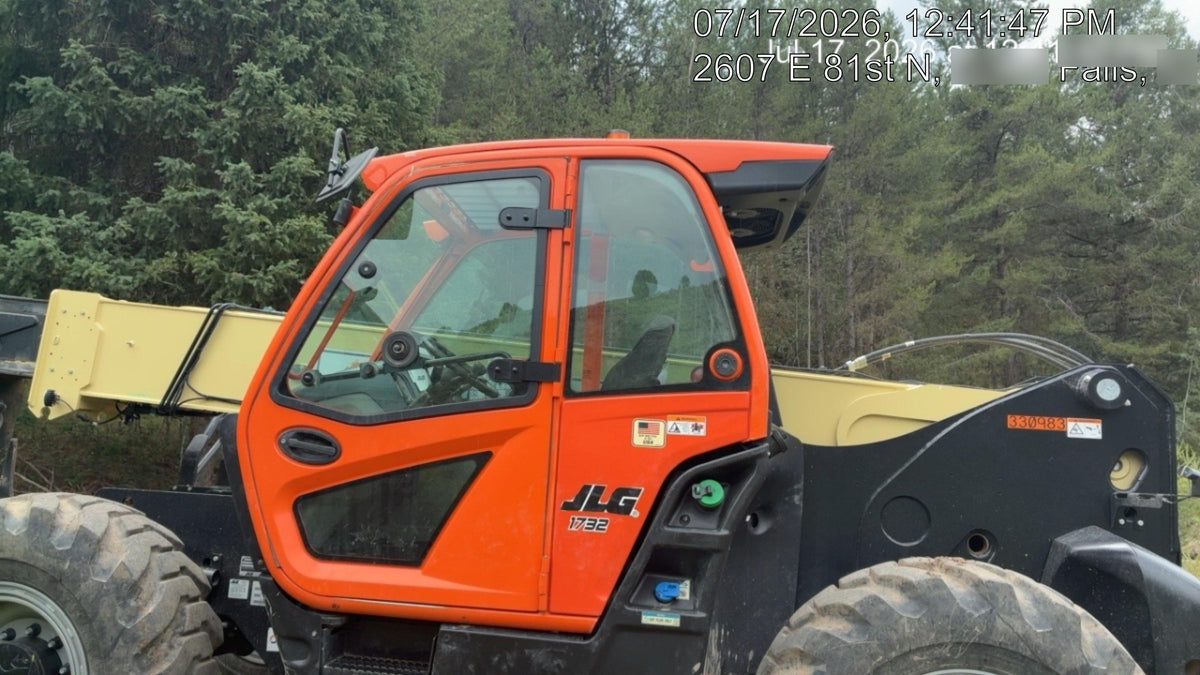 2023 JLG 1732