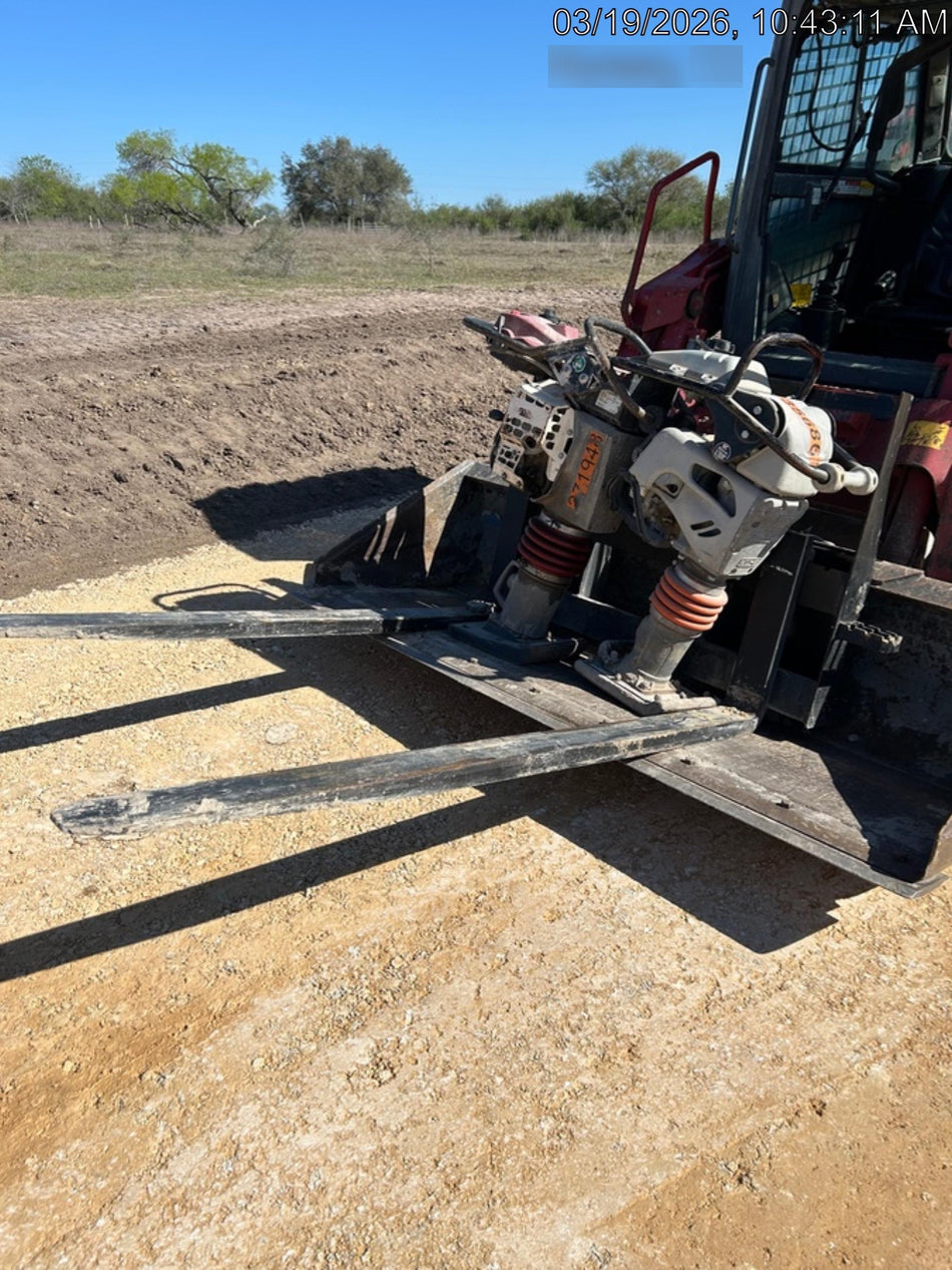 2025 ARROW MATERIAL HANDLING 24" Pallet Fork Frame
