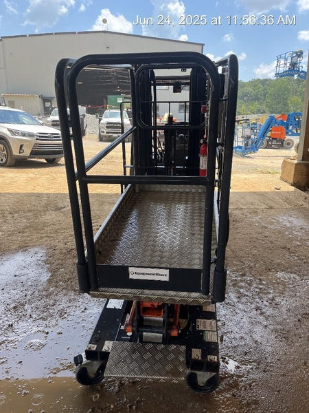 2023 JLG 1030P