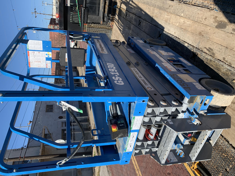 2019 Genie GS-1930 Fixed rails with chain Entry