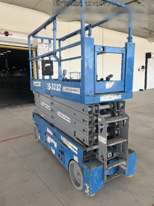 2018 Genie GS-3232 Genie GS3232 Lift w/Folding Rails and Swing Gate