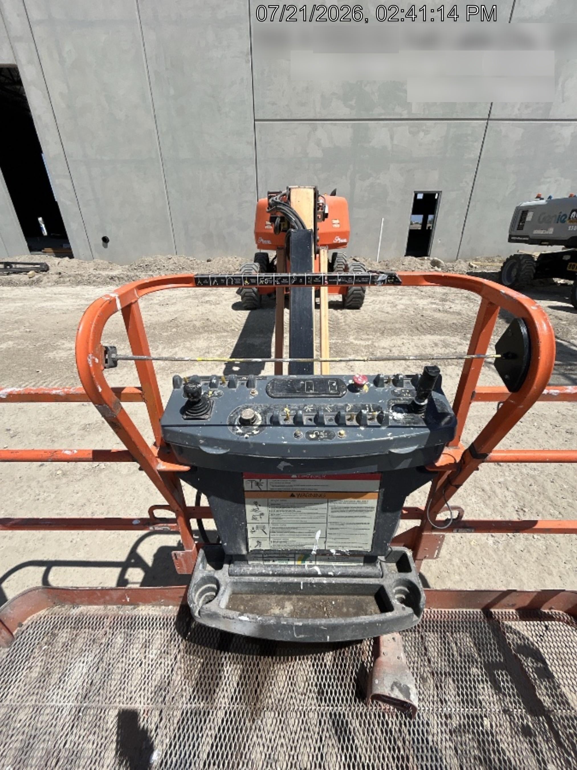 2022 JLG 660SJ