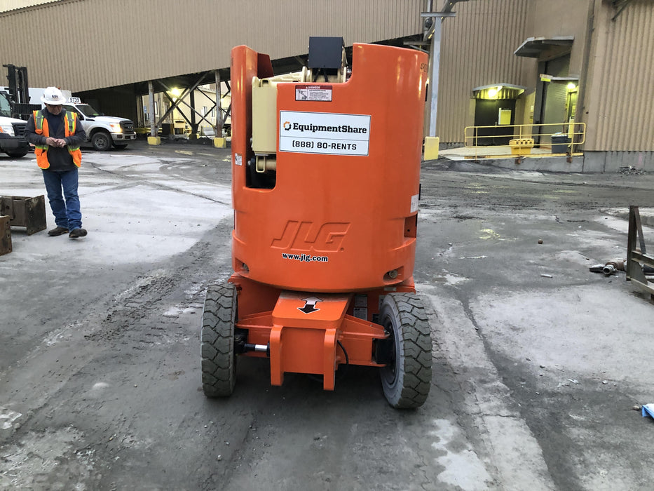 2019 JLG E300AJP