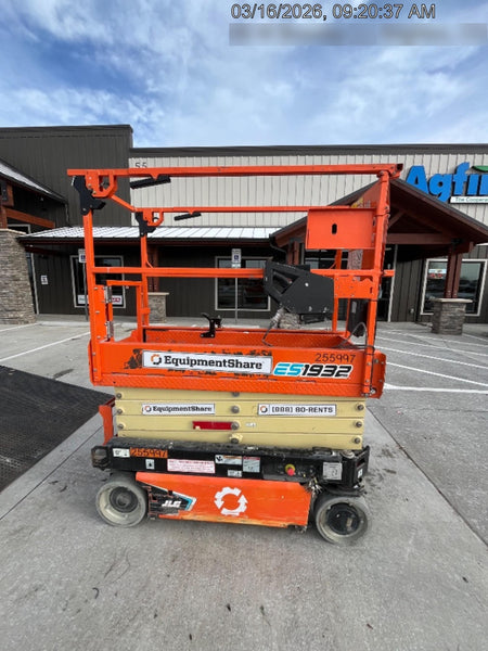 2022 JLG ES1932